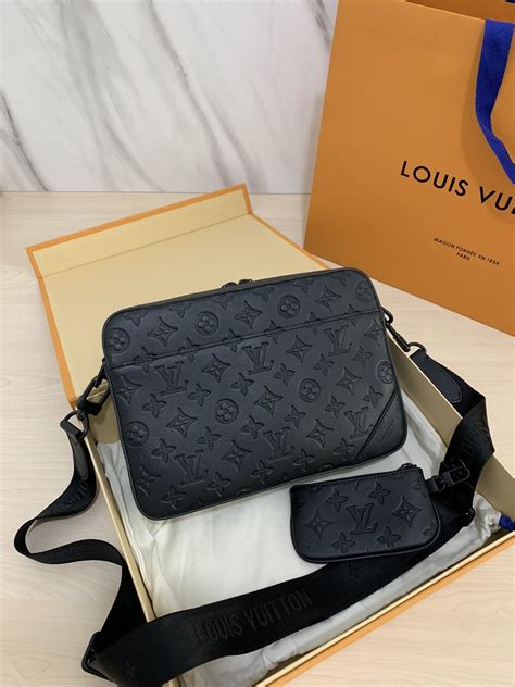 duo messenger bag lv|louis vuitton duo messenger black.